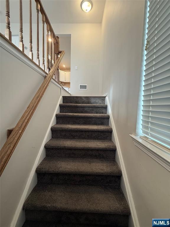 Foto del edificio - 686 Plum Terrace