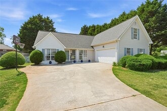 Building Photo - 35 Shenandoah Dr