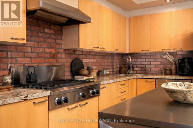 Building Photo - 660 Pape Ave