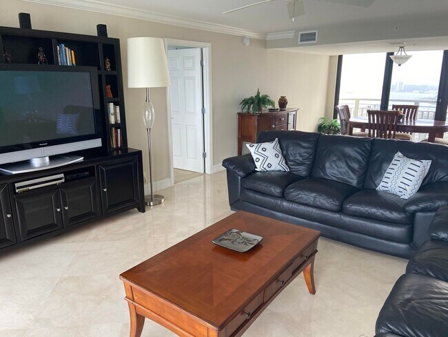 Building Photo - 3000 N Ocean Dr