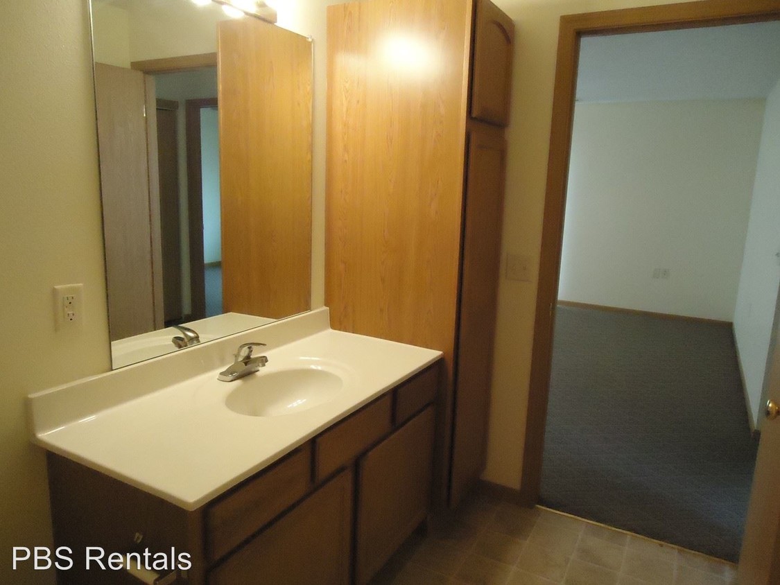 Foto del edificio - 1066 E 20th St
