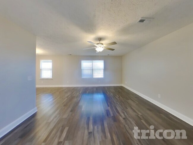 Foto del edificio - 716 Cedar Ln