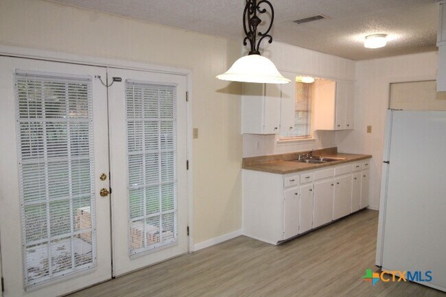 Foto del edificio - 512 Creek St