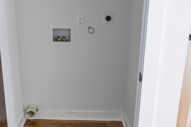 Building Photo - 2108 Benefit St