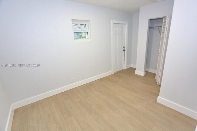 Foto del edificio - 8120 SW 4th Ct