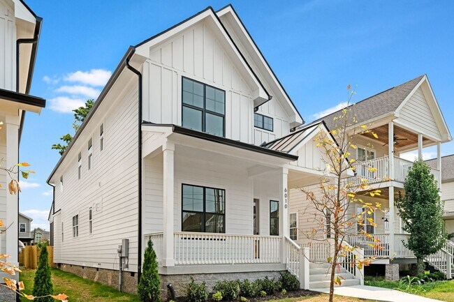 Foto del edificio - Beautiful home in The Nations!  4 bedrooms and 3 bathrooms in well sought after area.