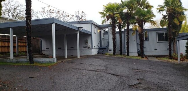 Building Photo - 17709 Sunset Way