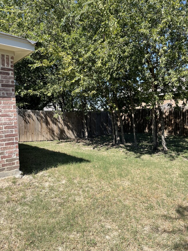 Building Photo - 217 W Avenue A