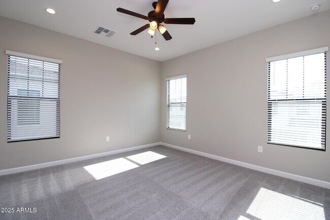 Building Photo - 4811 E Village Dr