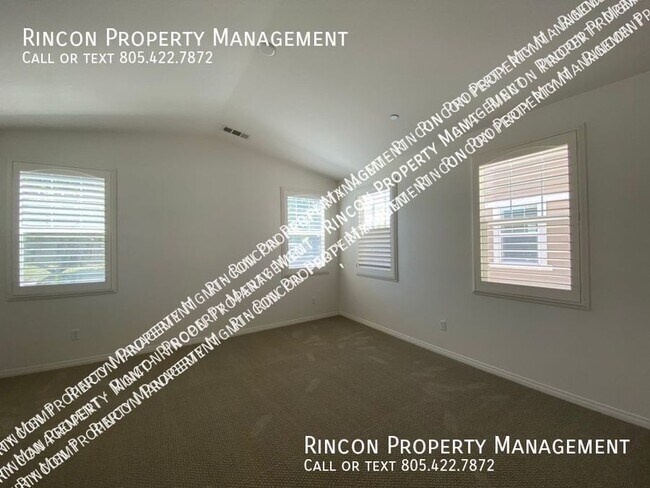 Foto del edificio - Stunning Upgraded Ventura Home *4 Bedrooms...