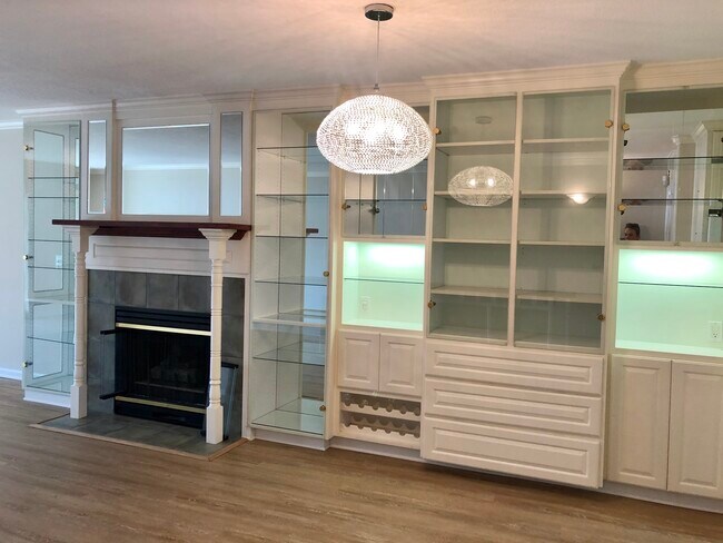 Living Area - 1550 SE Lava Dr