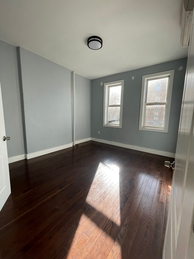 Unit 1 - 400 Central Ave