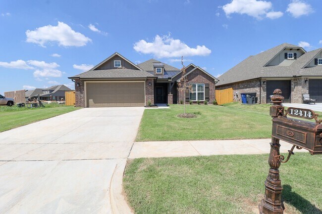 Foto del edificio - Price Drop! Half-Month Free! Brand new 4 B...