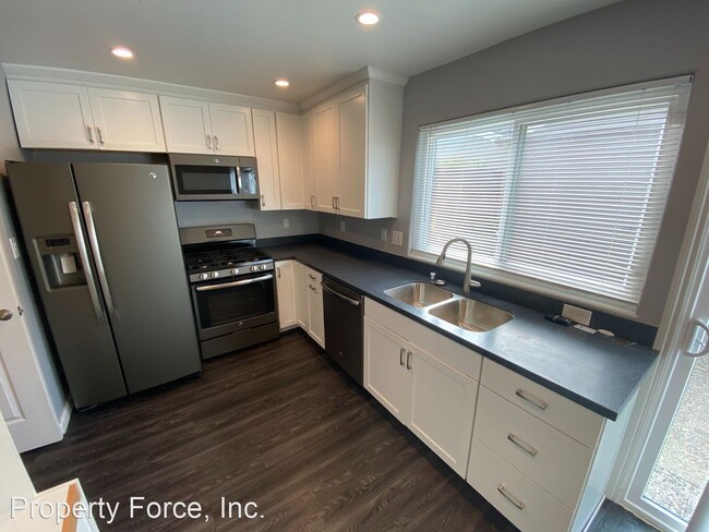 Building Photo - 3 br, 2.5 bath House - 371 Catamaran St