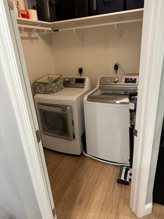 Foto principal - 609 Admiral Dr