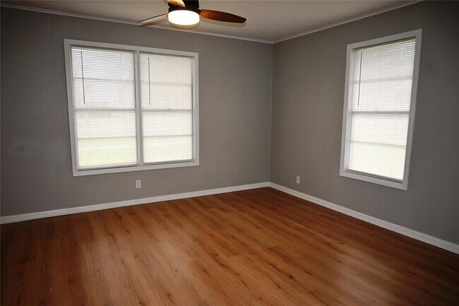 Foto del edificio - 707 N Main St