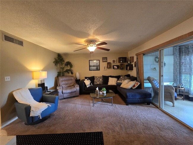 Building Photo - 608 Midway Dr