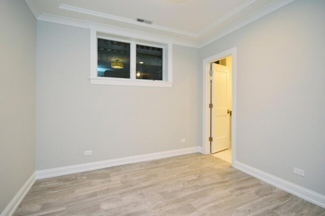 Foto del edificio - 4 bedroom in Chicago IL 60640