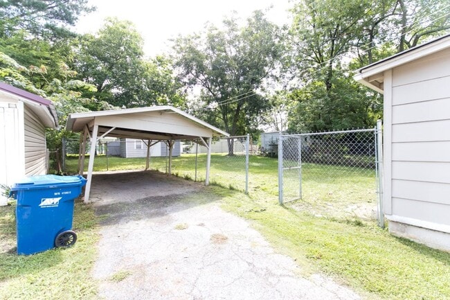 Foto del edificio - Hueytown Gem: Renovated 3BR Homev