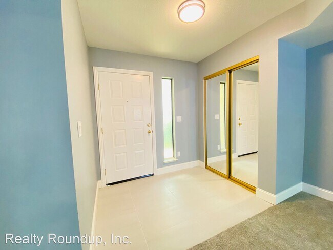 Foto del edificio - 3 br, 2.5 bath House - 2555 Higgins Rd