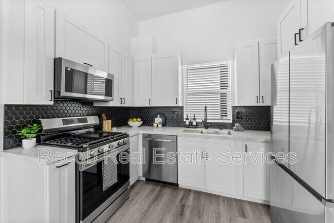 Foto del edificio - 5252 Adams Ave