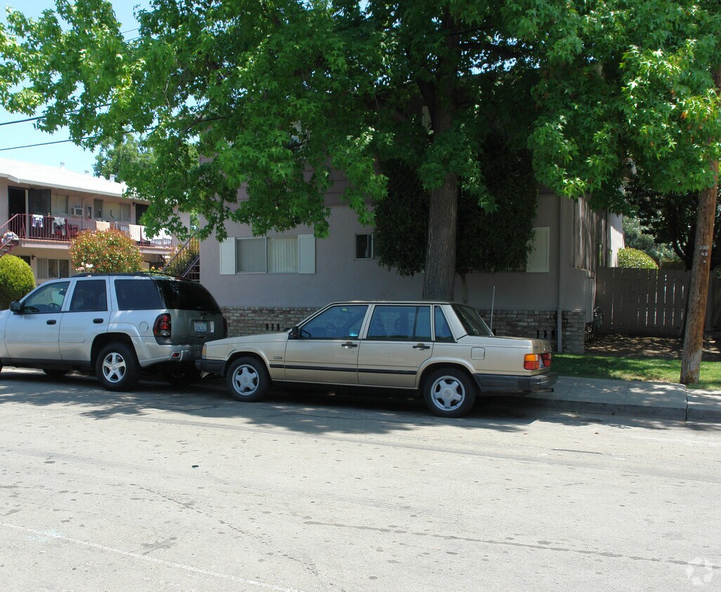 Foto del edificio - 1381 Via Dondera