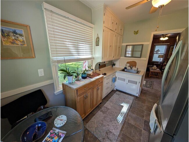 Foto del edificio - 5154 Mead Rd