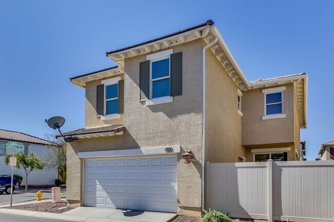 Building Photo - 860 S Adam Way