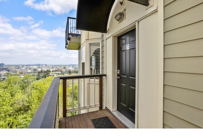 Building Photo - 402 NW Uptown Terrace