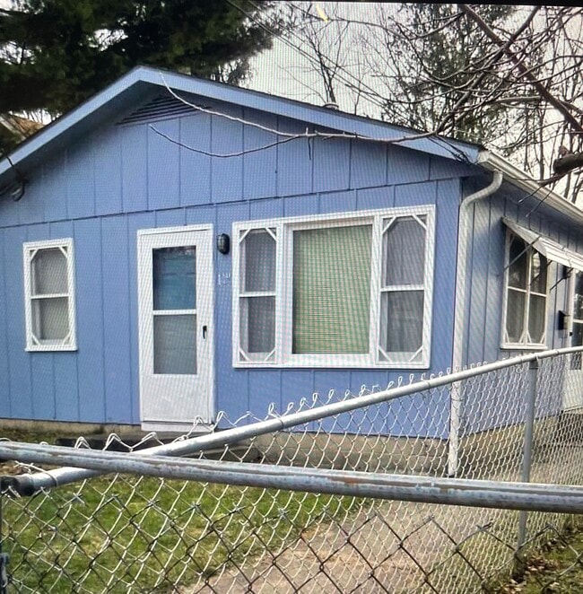 Building Photo - 119 Maholm St