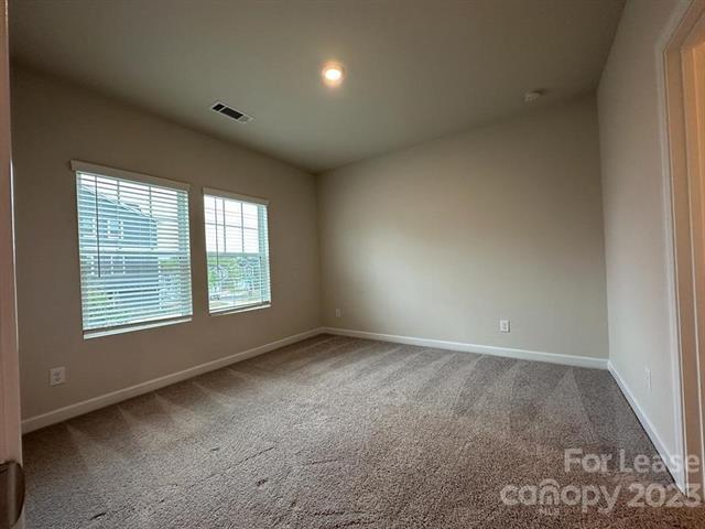 Foto del edificio - 7109 Bryce Ave