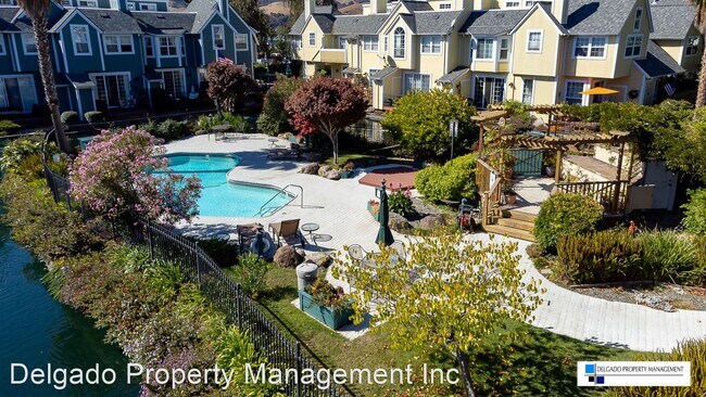 Building Photo - 3 br, 2.5 bath House - 350 Marina Village Way