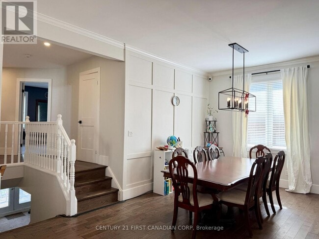 Building Photo - 413 Ambleside Dr