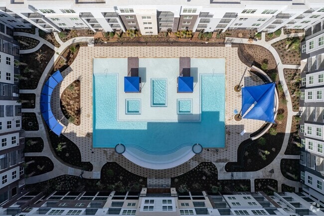 Building Photo - Domain Heights