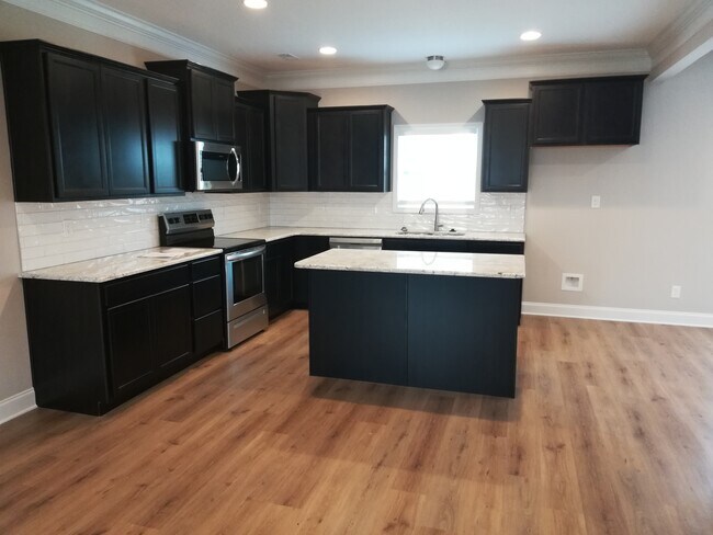 Building Photo - 2519 Vincinda Cir