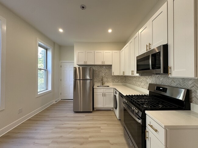 Building Photo - 1322 W Ohio St