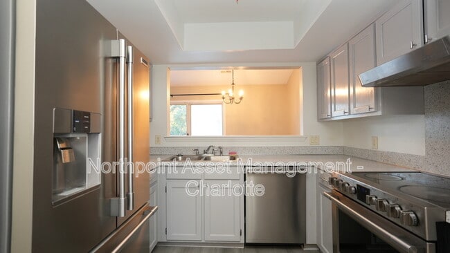 Building Photo - 2914 Iron Gate Ln