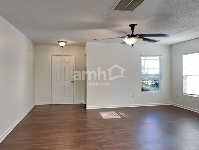 Foto del edificio - 4426 Red Hook Rd