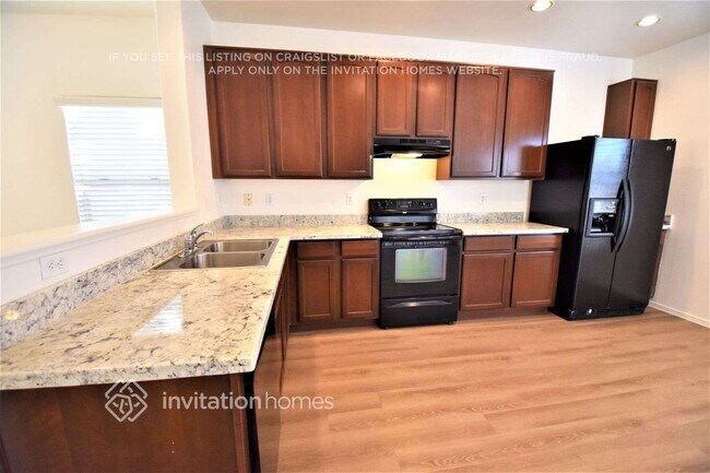 Building Photo - 2620 S Southwind Dr