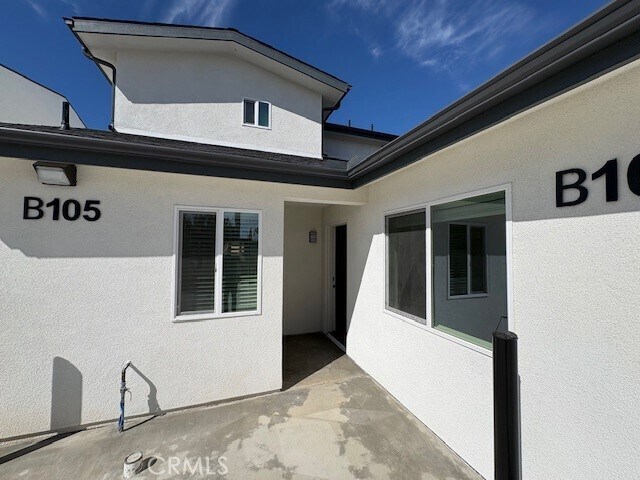 Foto del edificio - 758 W 20th St