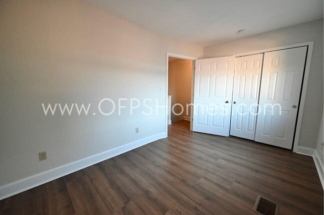 Building Photo - 710 Legion Dr