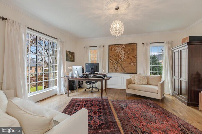 Foto del edificio - 5013 Warren St NW