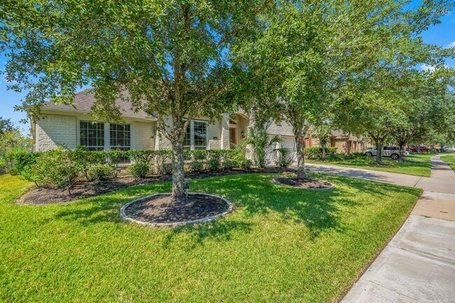 Building Photo - 2610 White Falls Dr