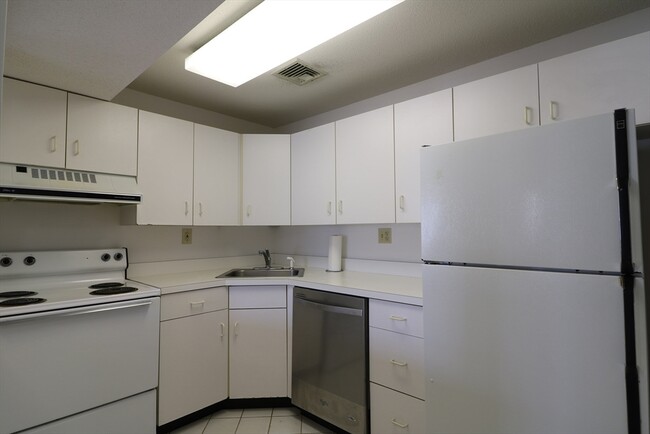 Building Photo - 26 Webb Pl