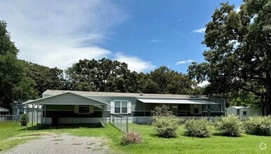 Building Photo - 8102 Carter Dr