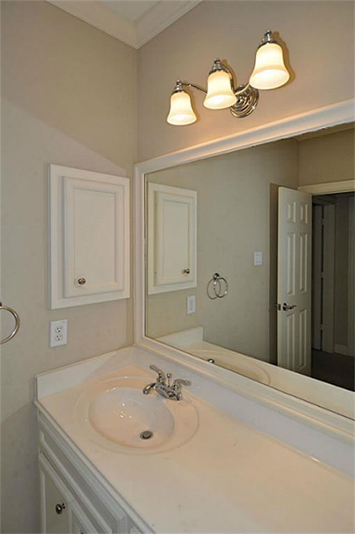 Building Photo - 6215 Sutherland Square