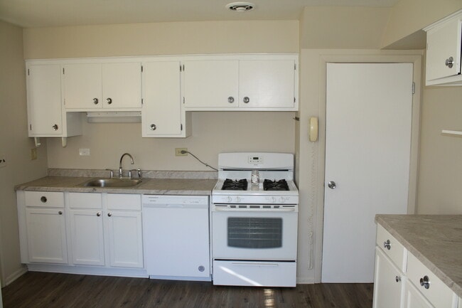 Foto del edificio - 738 Barnsdale Rd