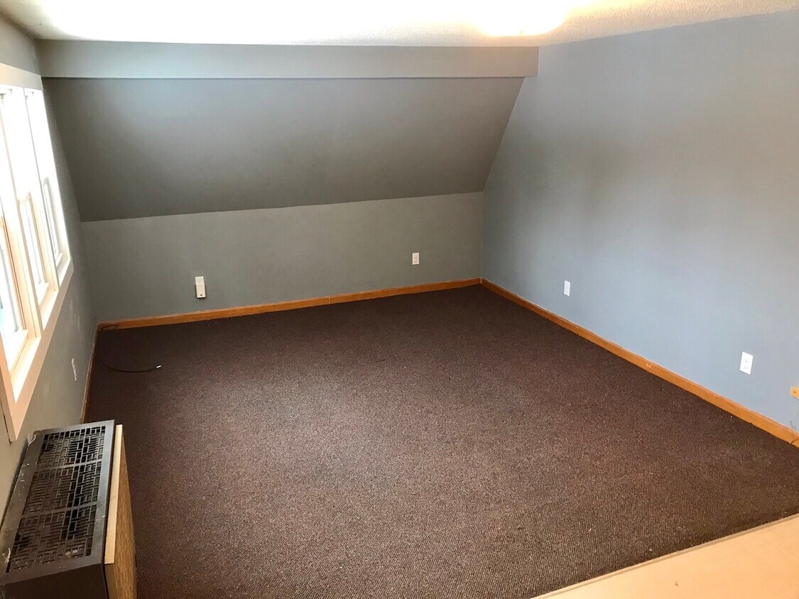 62 Pudding Hill Rd Unit Apt C, Lyndonville, VT 05851 Apartments 62