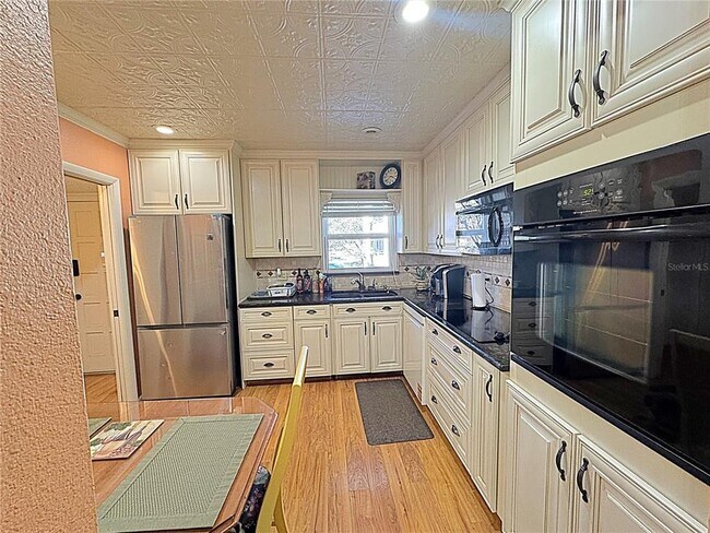 Foto del edificio - 2351 Irish Ln