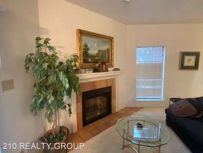 Foto del edificio - 2 br, 2.5 bath House - 11839 PARLIAMENT ST...